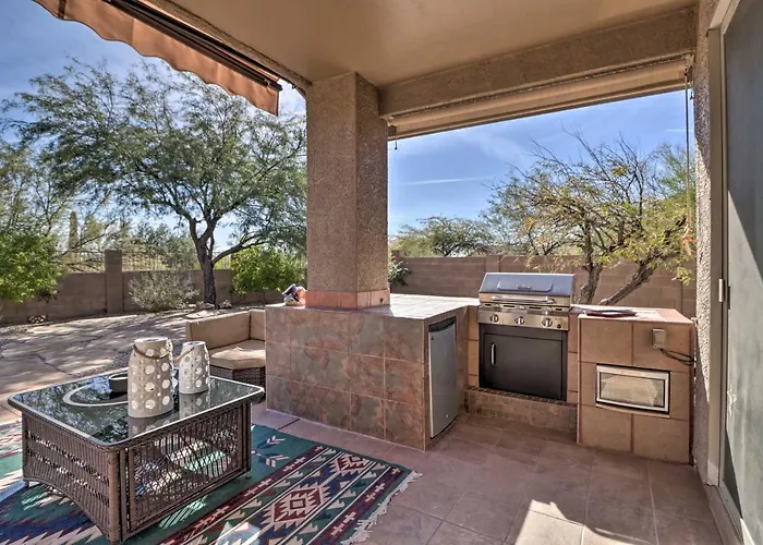 Mountain Views + Nearby Hikes: Escape! *